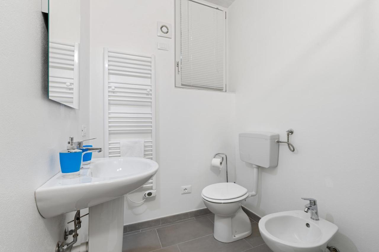 Appartamento Staurenghi Blu - Affitti Brevi Italia Varese Exterior photo